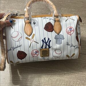 BRAND NEW Dooney & Bourke New York Yankees Satchel